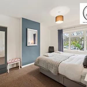 Large 3 Bedroom House With Parking & Garden By Cherry Short Let's & Services Accomodation , Cambridge (Cambridgeshire) United Kingdom
