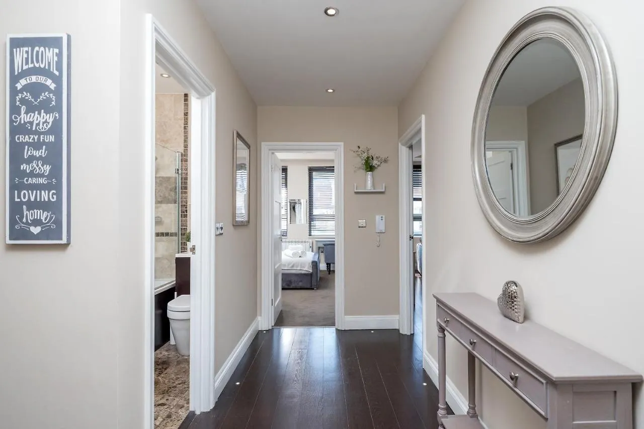 Spacious 2 Bedroom Apartment - Sleeps 6 Brighton